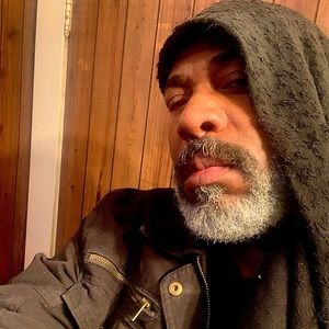 Meet your Posher, Troy